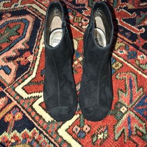 Size 6 Johnston & Murphy Black suede booties